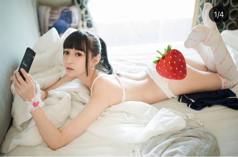 5年前床照流出!萝莉女神辣洩「浑圆蜜桃臀」近7万粉暴动