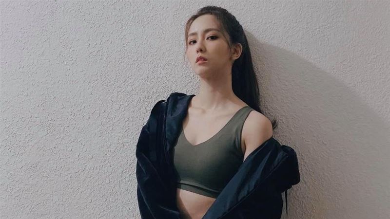周晓涵性感床照流出!只穿内衣炸「超凶曲线」网揪亮点嗨爆