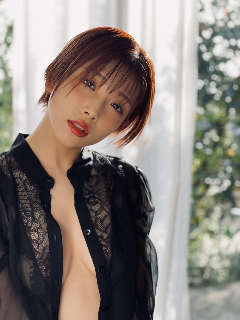 国民女友零距离互动,Mine’s王牌纱仓真菜&小岛南 LINE 翻你的心!