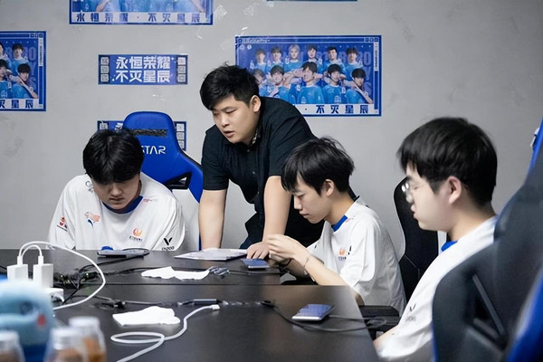 KPL夏季赛第三轮eStar3-0击败TTGKPL夏季赛第三轮常规赛开始,eStar3-0击败TTG!