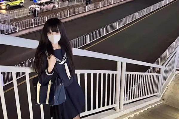 网红小兔兔吐槽班长按了按口袋里的遥控器视频网红小兔兔吐槽班长按了按口袋里的遥控器视频,老破...