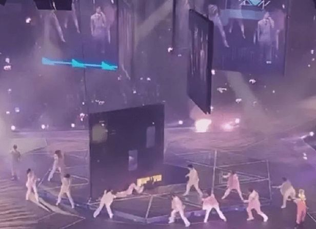 网传MIRROR演唱会受伤舞者伤势严重 恐永久瘫痪 网传MIRROR演唱会受伤舞者伤势严重 恐永久瘫痪