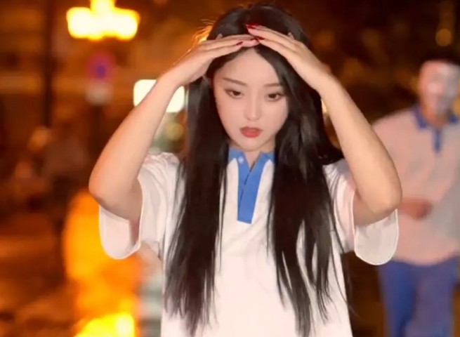 娜美海南三亚开启户外直播娜美海南三亚开启户外直播,玩儿的挺嗨!
