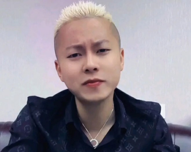 对比快手和抖音网红直播对比快手和抖音网红直播,海对面都是弟弟!