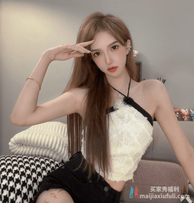 南妹儿呀跳开场舞就违规,怒斥舞蹈区太不公平,身材好就该被扣分?