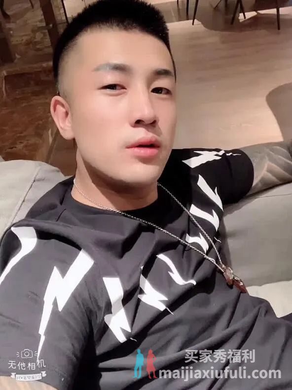 网红“仙洋”真出狱了,吴迪晒出合影实锤,本人感慨3年认清朋友