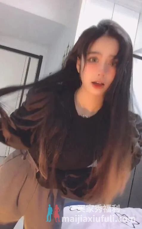 出道就被骂盗版,被昔日姐妹称绿茶女孩,安静公主与天总为何闹掰