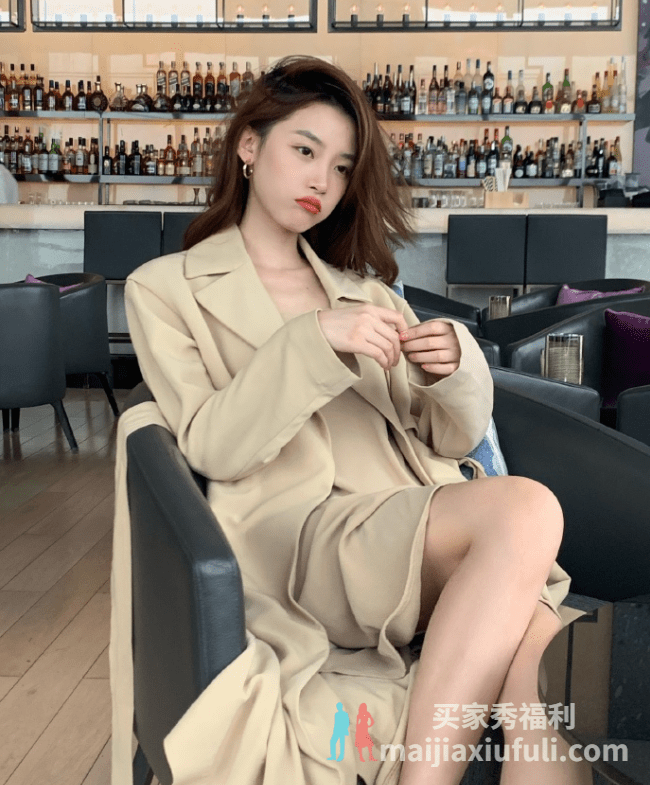 纯欲风鼻祖“半藏森林”,疑似与爱豆谈恋爱,公司回应:互不相识