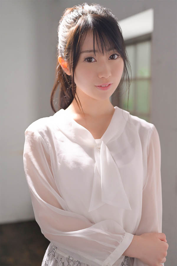 吉野里奈出道作品番号及封面,吉野里奈个人简介
