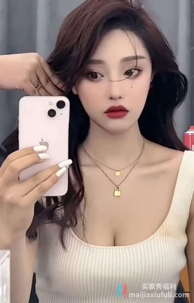 网红娜美领证结婚,神秘老公“牛哥”真容曝光,网友评价有夫妻相