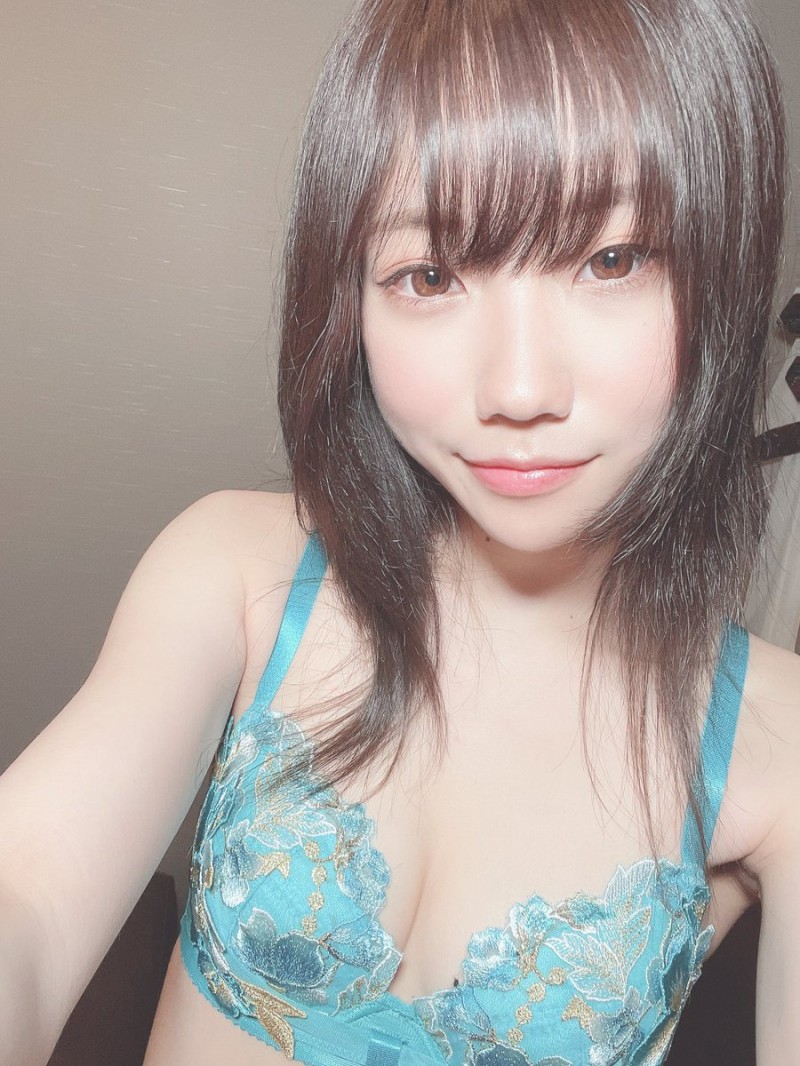 三崎奈奈(三崎なな)出道作品番号及封面,「三崎なな」个人简介