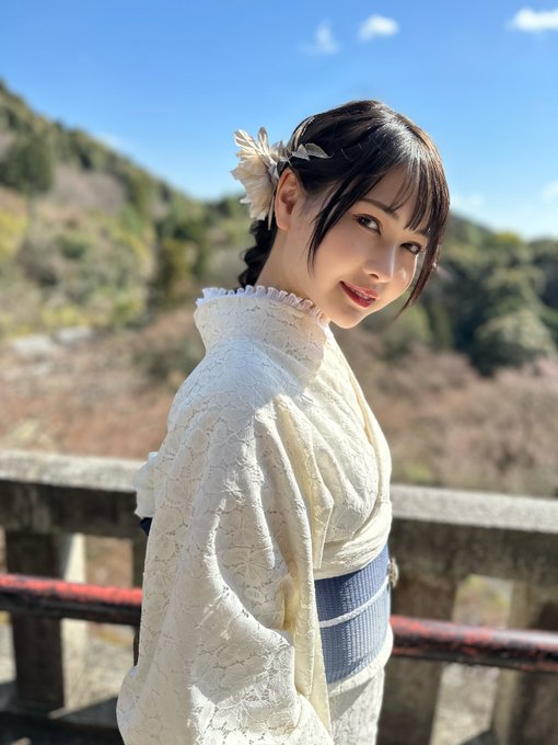 八神可怜(八神カレン)出道作品番号及封面,「八神カレン」个人简介