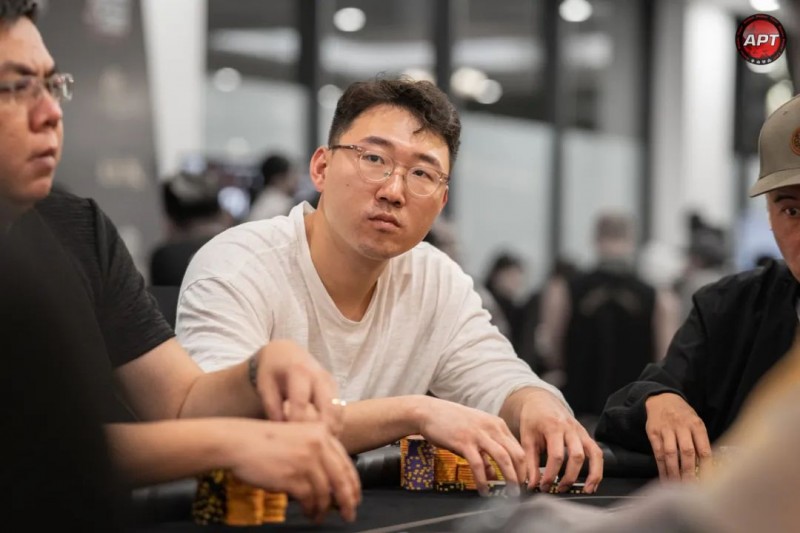 【EV撲克】【2023APT越南】主赛事B组141次参赛,韩国 Seok Hyeon Park 领衔55人晋级 Day 2