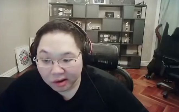 斗鱼PDD疑似有面瘫风险斗鱼PDD疑似有面瘫风险?水友:嘴都歪了!中风前兆!