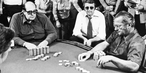 【EV撲克】故事 | WSOP主赛剩余3人,从记分牌领先者到第三名出局只用了2次盲推