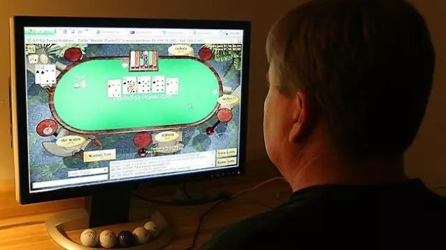 【EV撲克】牌局分析：诈唬时故事要讲连贯才可信，不然就会……
