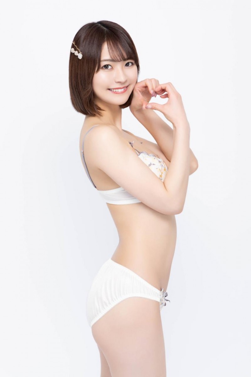 比波多野结衣和上原亜衣更贵!东条なつ(东条夏)的摄影会创天价!