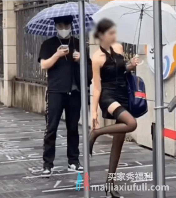 女网红的“流量密码”,那些被“媛”占据的行业,穿得少就有人气