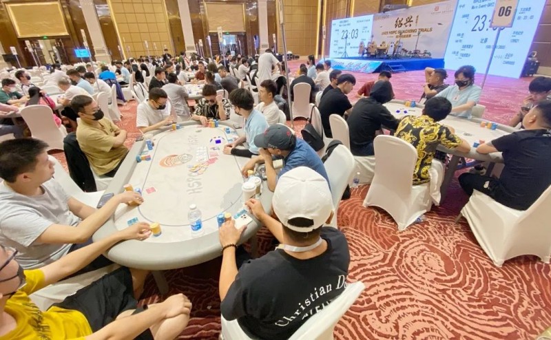 【EV撲克】【HSPC绍兴】泡沫破裂!邬庆军遗憾成81人奖励圈泡沫,金旭东夺取126.7万记分携手50位选手晋级下一轮!八月份相约成都!