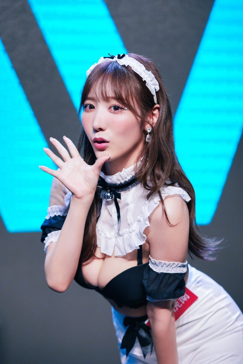TRE2023日记(11):小宵こなん(小宵虎南)的BlackPink星巴克限量杯
