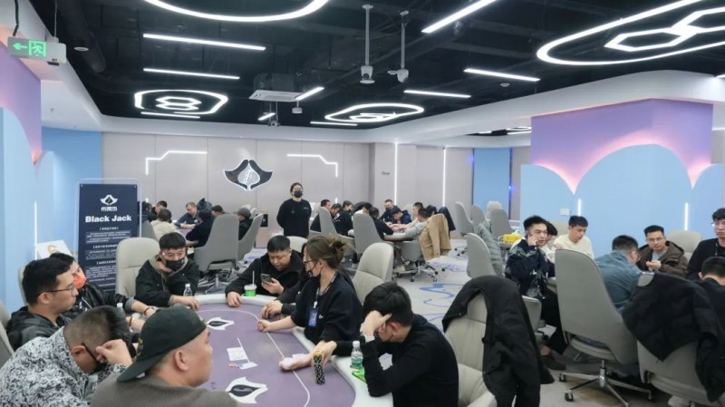 【EV撲克】南通布莱杰 | 主赛事共538人次参赛,94人晋级!洛克背靠背CL以42w记分牌量领跑全场