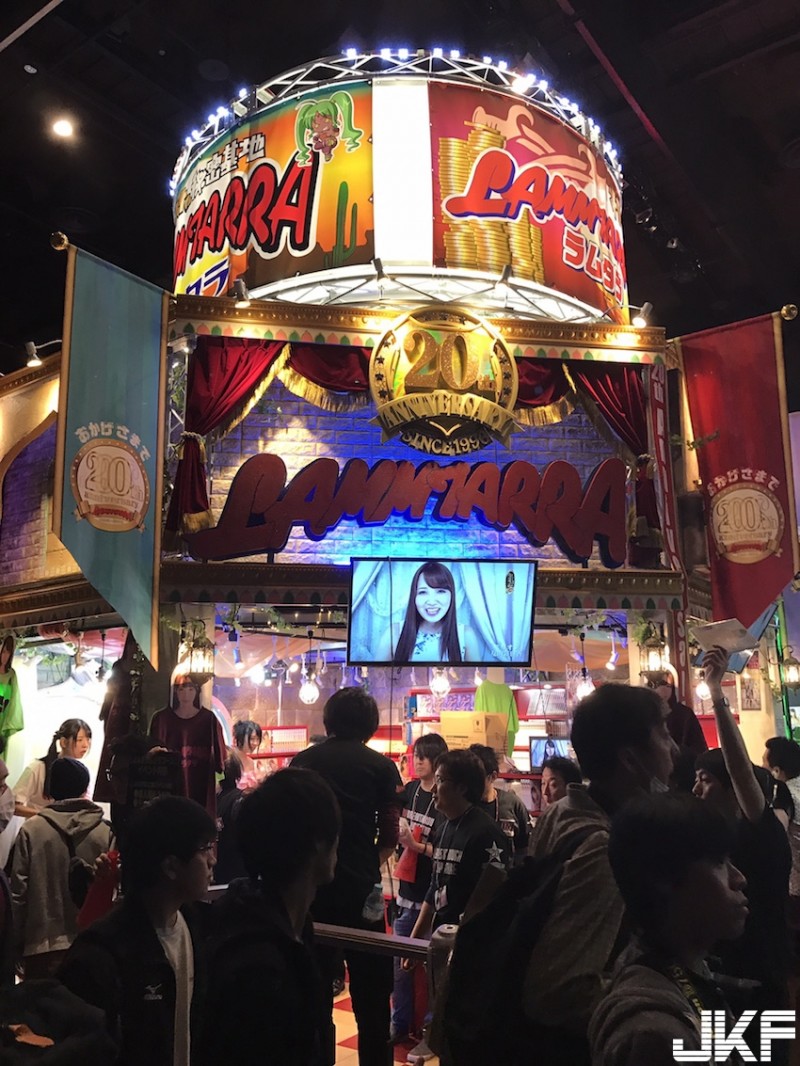 爽翻！日本AV博覽會「邪惡魔鏡號」現身！在裡面跟女優玩「私密遊戲」不讓人知道啊…