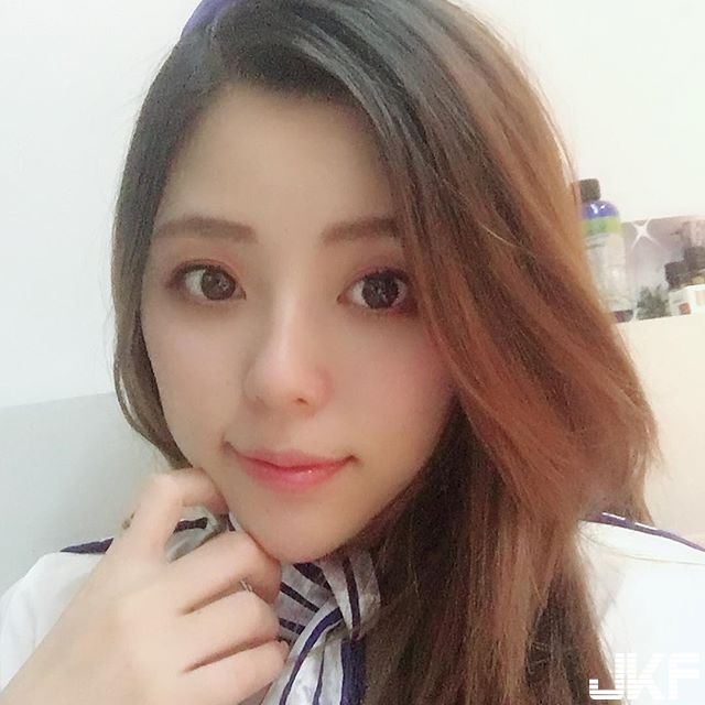 美乳空姐再一發！超猛「豪乳」好身材，高顏值正妹好想跟他來一段空中奇緣…