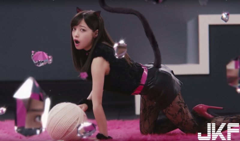 橋本環奈黑暗貓耳照曝光！「性感小貓咪」躺著嬌媚喵叫？網友：啊斯…