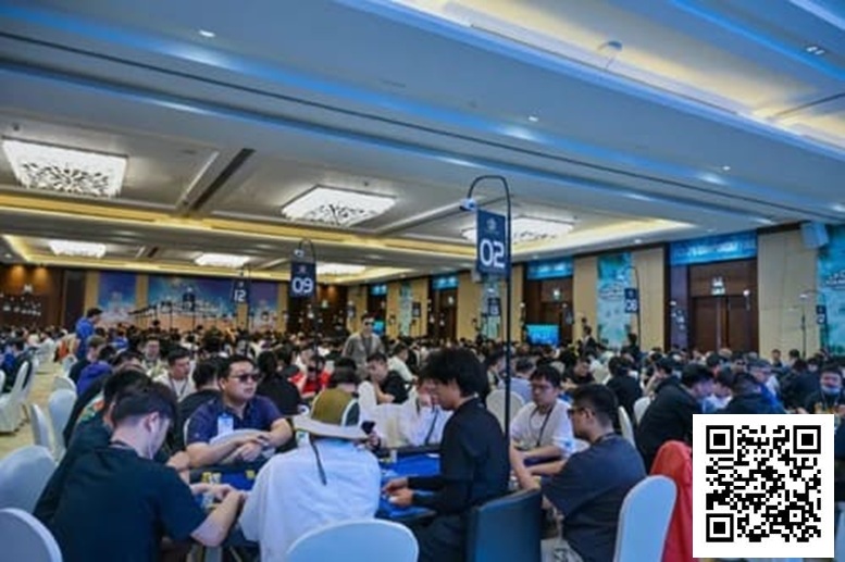 【EV撲克】2025CPG三亚总决赛|速战速决!主赛事首次同步即将入围圈泡沫击碎!王泰麒装袋168万记分牌携手240人晋级第三轮!