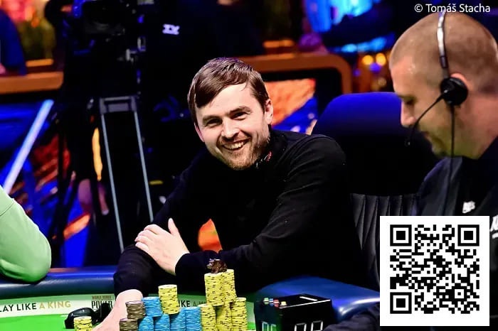 【EV撲克】恶人自有恶人磨，Airball作秀“慢翻”戏耍“话痨王”，赢下$400,000巨池