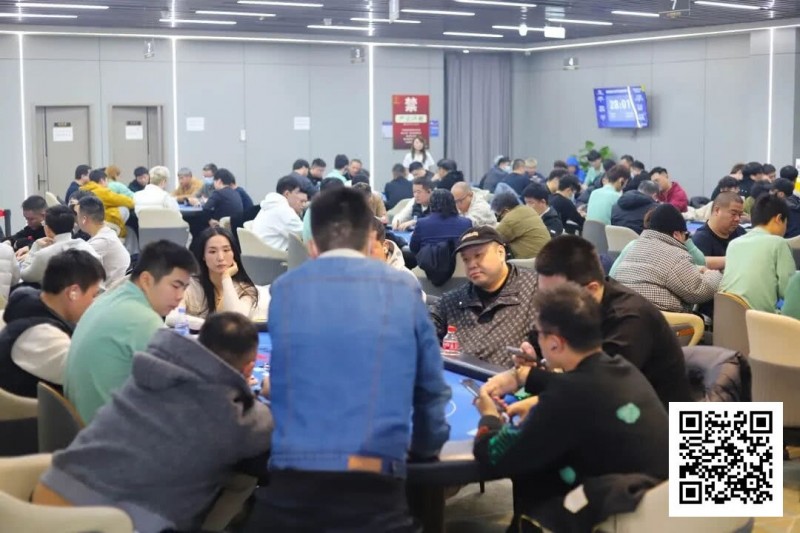 【EV撲克】长沙阳光月赛首日 | 当扑克月赛遇上圣诞季,冬日点燃牌手热情!DAY1A组共320人次参赛,刘欢领衔39人晋级下一轮