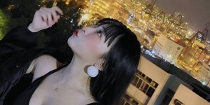 【EV女孩】超火辣學生妹「糖糖」制服襯衫大開！「飽滿豪乳」有夠兇，網友驚呼：這有20公斤吧！